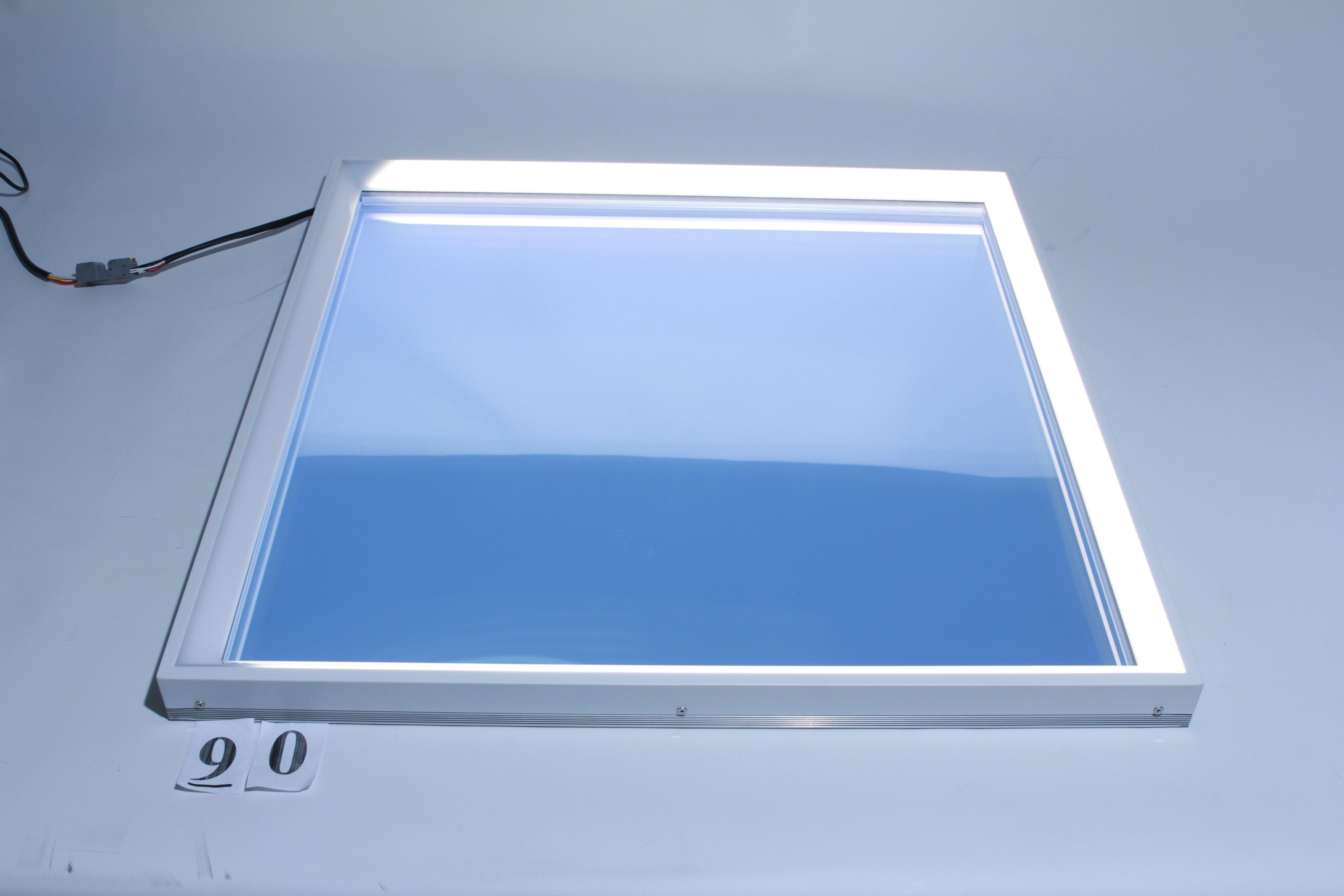 90. FLAT-600600 (DEFEKT)