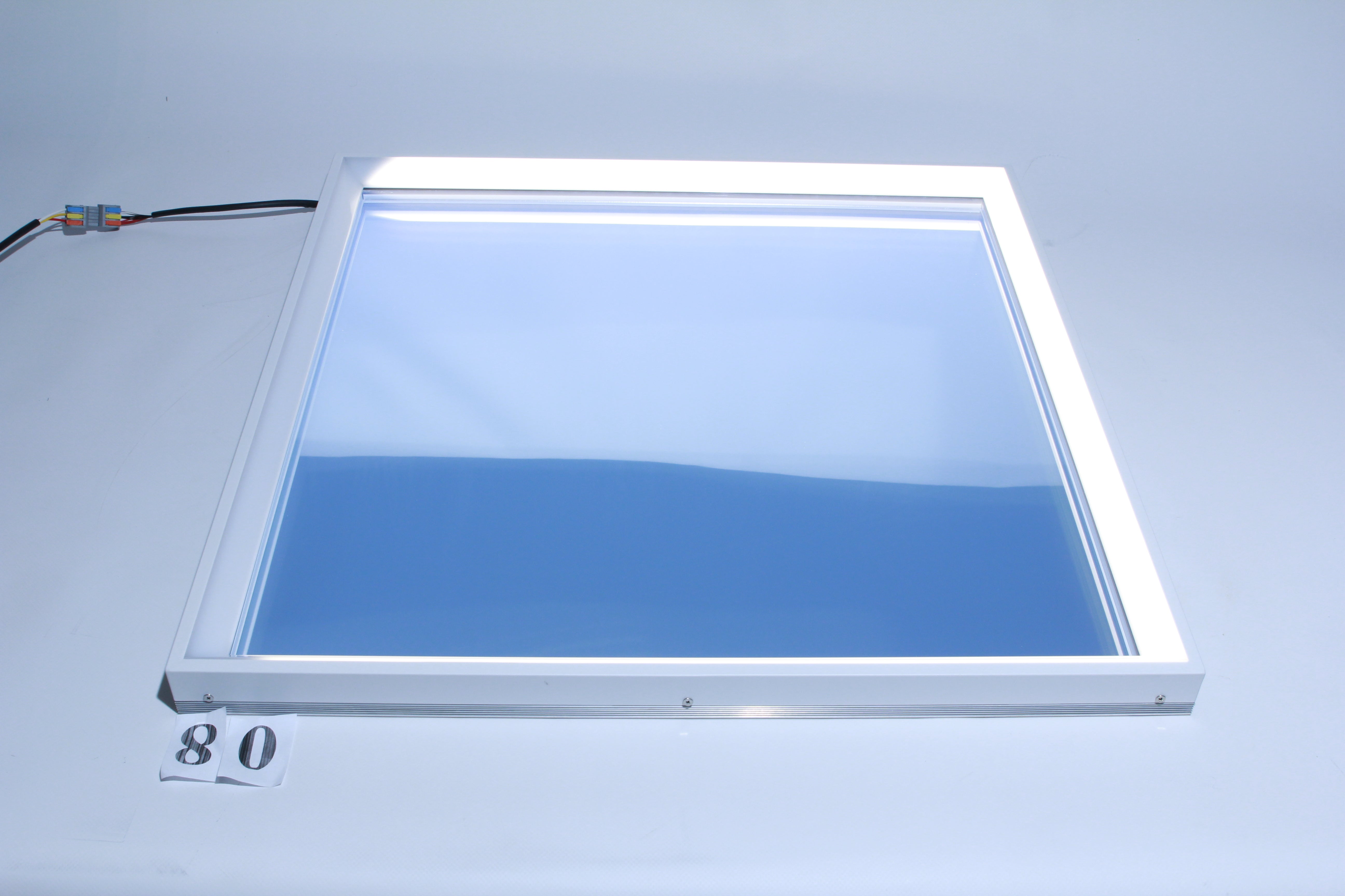 80. FLAT-600600 (DEFEKT)