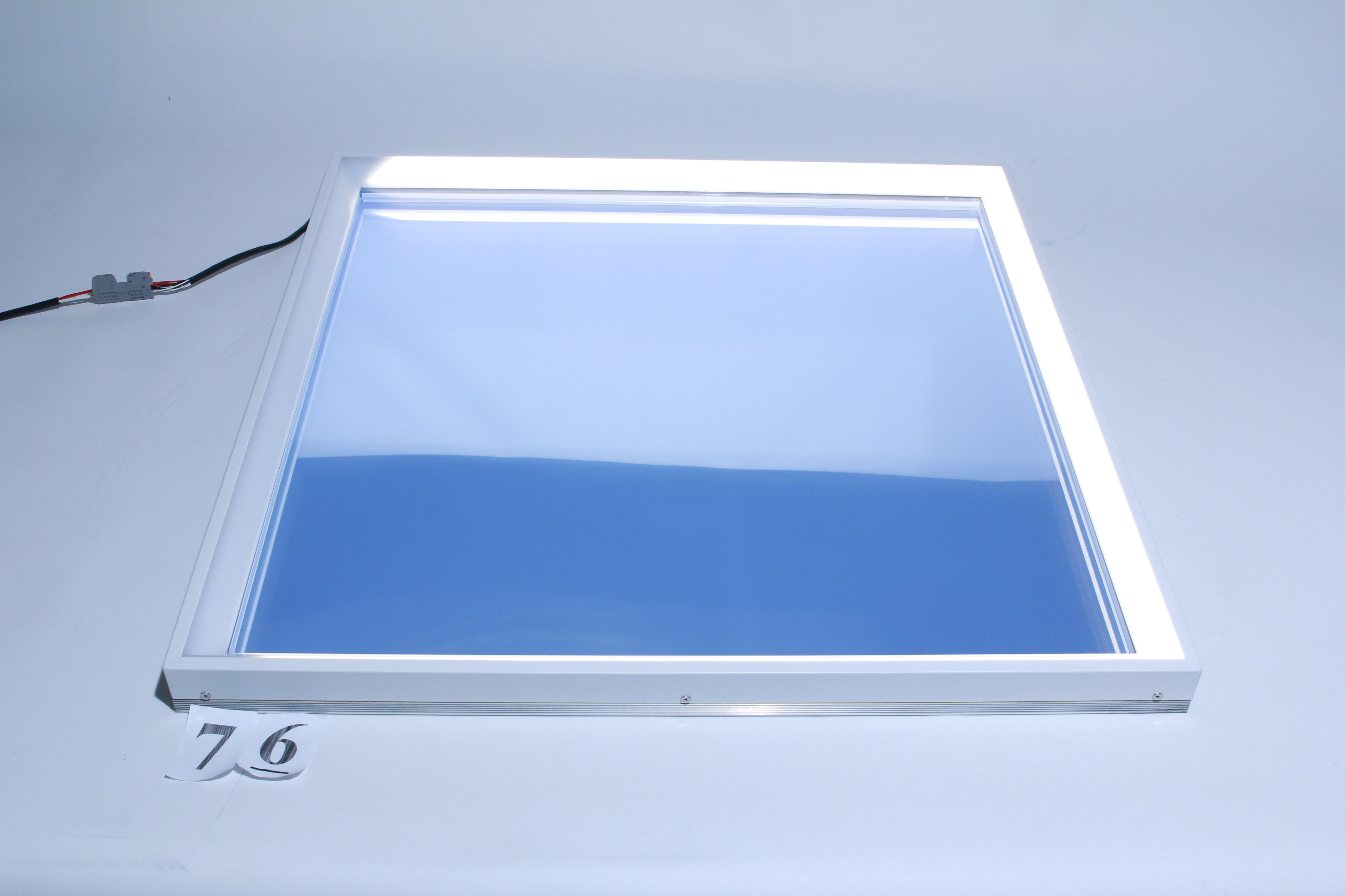 76. FLAT-600600 (DEFEKT)